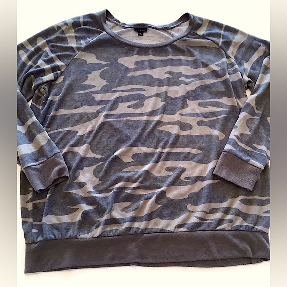 Torrid “Super Soft” Plus Size Camouflage Crew Neck Sweatshirt Size 2X - Picture 7 of 10
